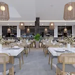 Almaris Aparthotel